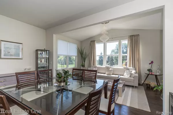 Rochester, MI 48306,124 Oakland Crest DR