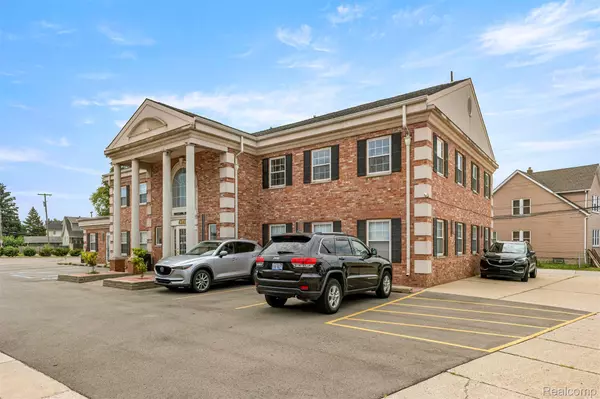 Dearborn, MI 48126,4241 Maple ST