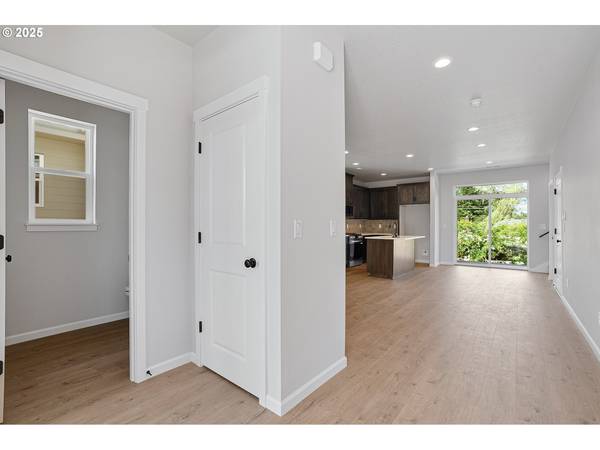 195 SE ACACIA DR, Gresham, OR 97080