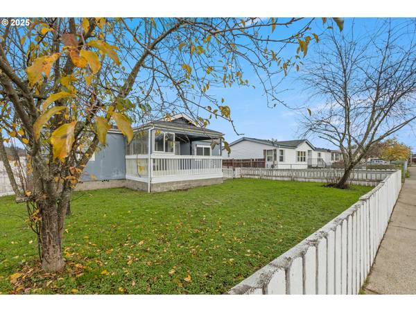 Sutherlin, OR 97479,201 HEAVENLY CT