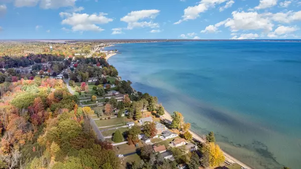 Tawas City, MI 48763,1115 S Bay DR