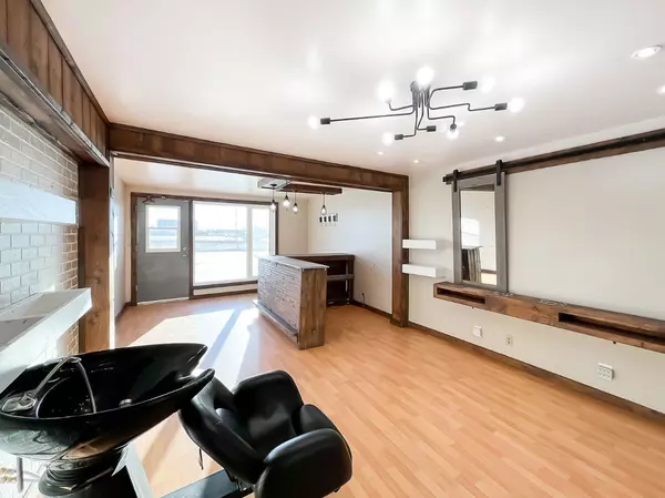 Falher, AB T0H 1M0,8 Railway AVE NE