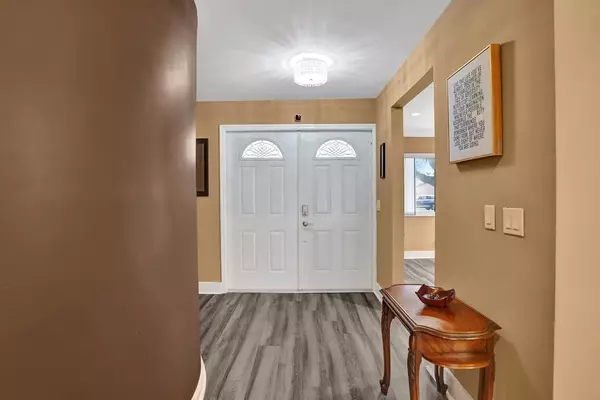 Lake Worth, FL 33463,6128 Strawberry Lakes Cir