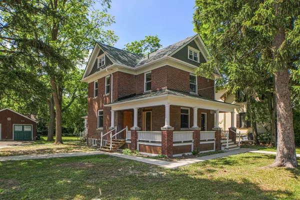 33 Centre ST #Unit B, Vaughan, ON L4J 1G1