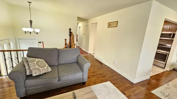 London South, ON N6E 2K1,45 Locust CRES