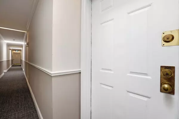 Lower Town - Sandy Hill, ON K1N 5C6,100 Bruyere ST #304