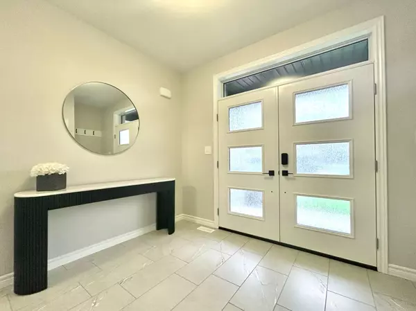 Belleville, ON K8N 0V6,16 Peace River ST