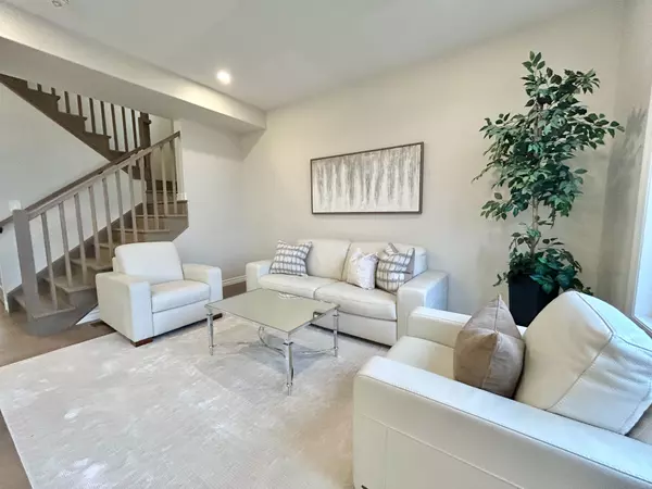 Belleville, ON K8N 0V6,16 Peace River ST