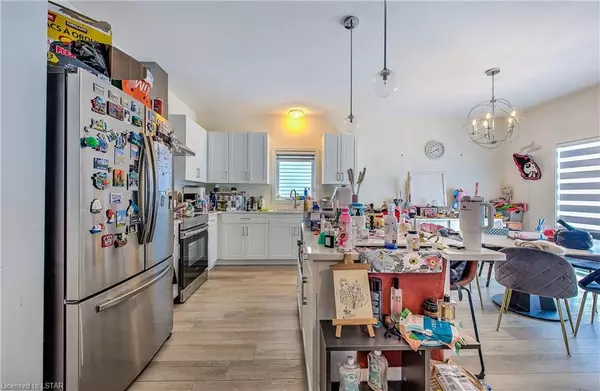 London North, ON N6G 5B6,1416 TWILITE BLVD