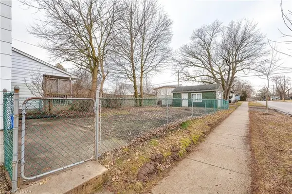 London East, ON N5Y 1M7,89 LYMAN ST