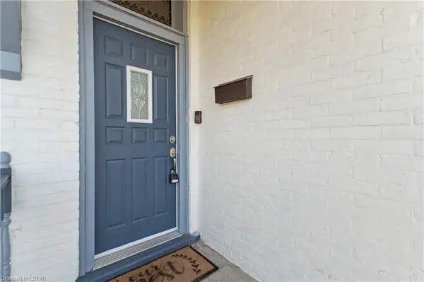 London East, ON N5Z 1B5,117 VAUXHALL ST