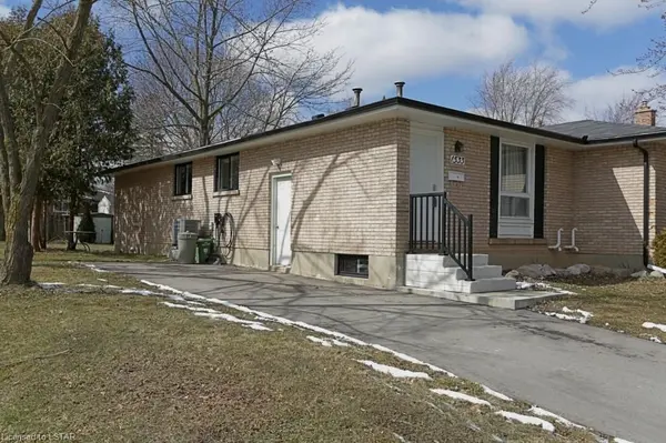 London North, ON N6G 2C9,1533 LIMBERLOST RD