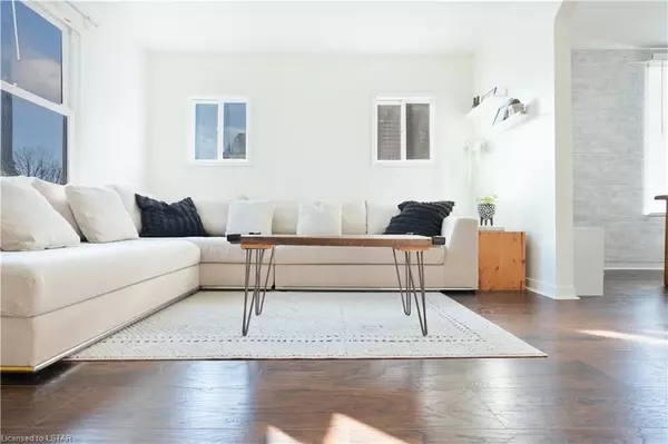 London East, ON N5Z 2V5,49 GILES ST