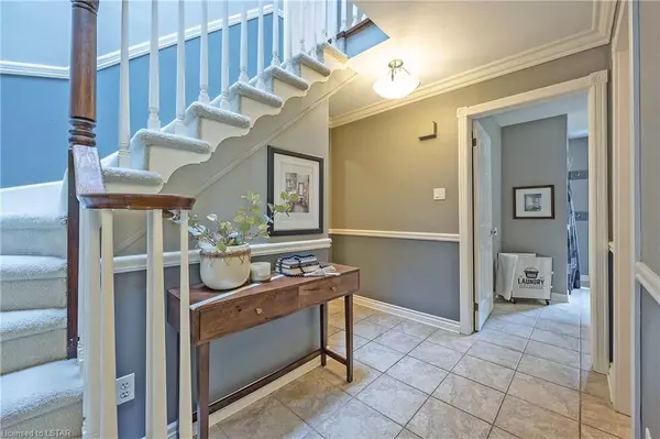 London South, ON N6K 3G8,642 GRAND VIEW AVE