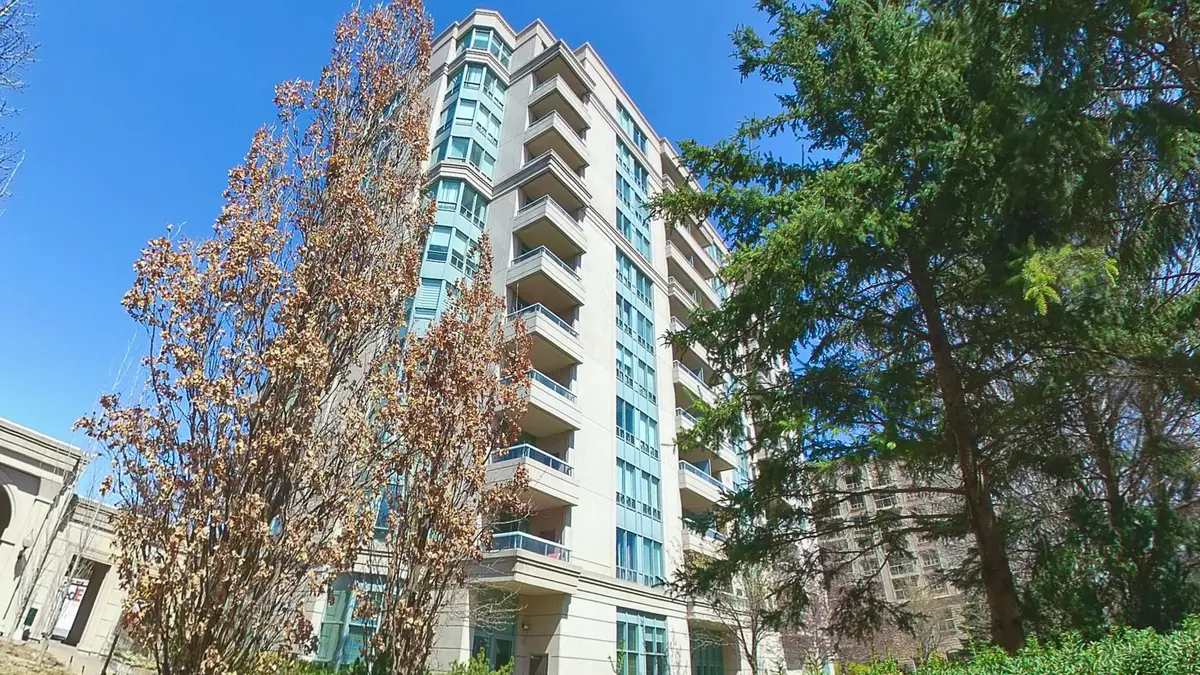 Vaughan, ON L4J 8P7,5 Emerald LN #714