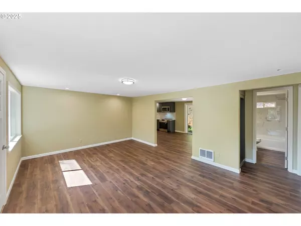 Coos Bay, OR 97420,60422 FOXGLOVE RD