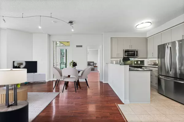 Toronto C09, ON M4W 3Y2,300 Bloor ST E #1703