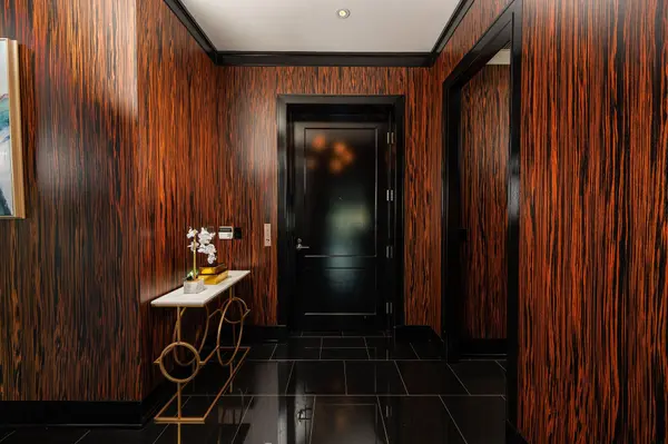 183 Wellington ST W #2403, Toronto C01, ON M5V 0A1