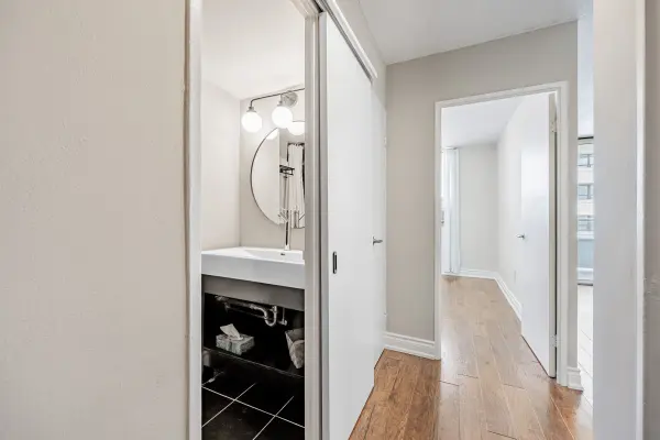 30 Gloucester ST #2109, Toronto C08, ON M4Y 1L8