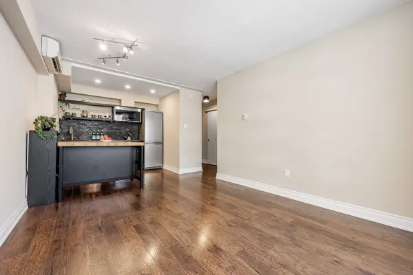 30 Gloucester ST #2109, Toronto C08, ON M4Y 1L8