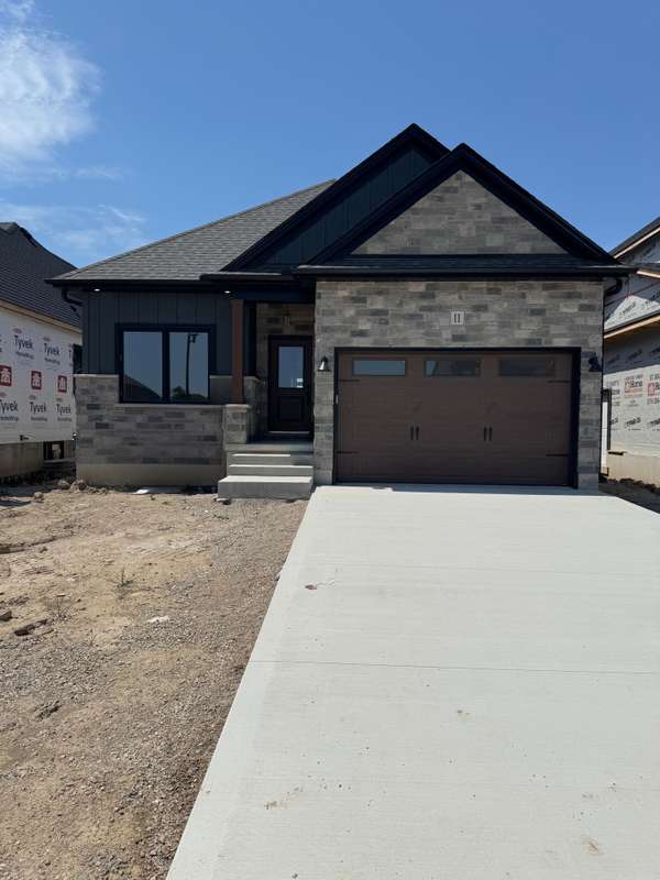 11 Sheldabren ST, North Middlesex, ON N0M 1A0