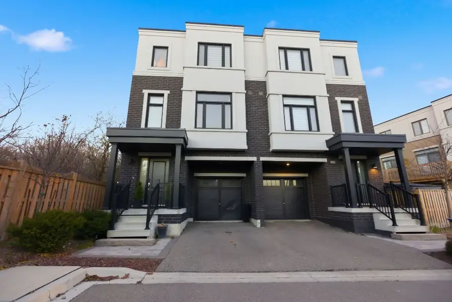 1802 Mitoff PL, Mississauga, ON L4W 0E8