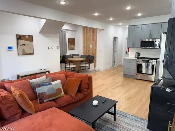 Newark City, NJ 07103,492 S 20Th St