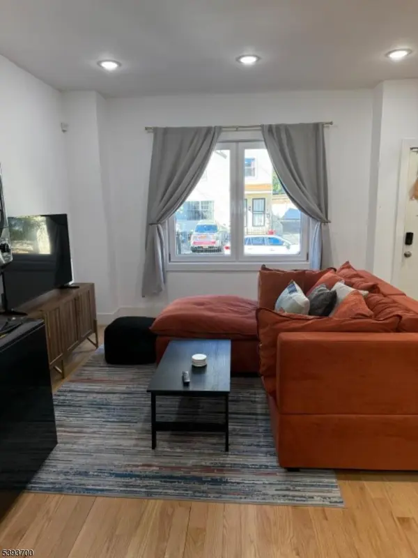 Newark City, NJ 07103,492 S 20Th St