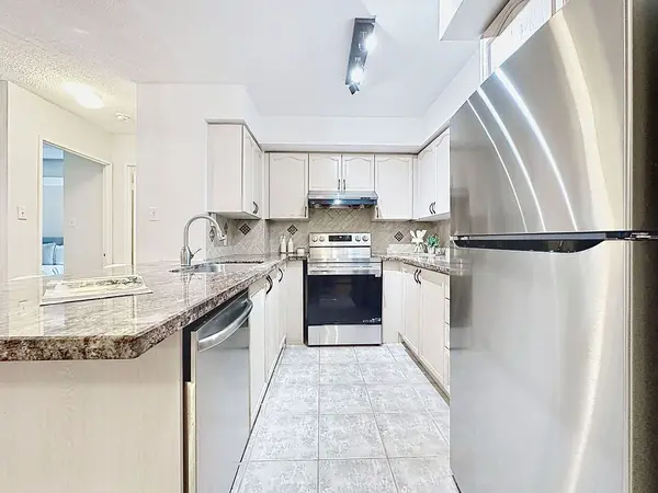 Toronto C14, ON M2N 6X9,260 Doris AVE #1109