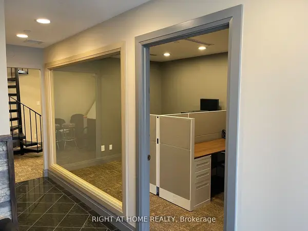 Vaughan, ON L4K 4K5,160 Cidermill AVE #12