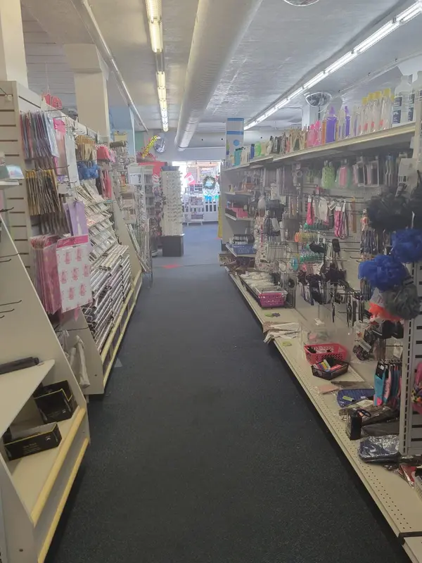 Halton Hills, ON L7J 1W1,8 Main ST N