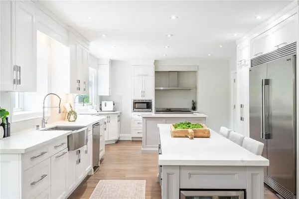 Burlington, ON L7P 0J6,6618 Carriage TRL