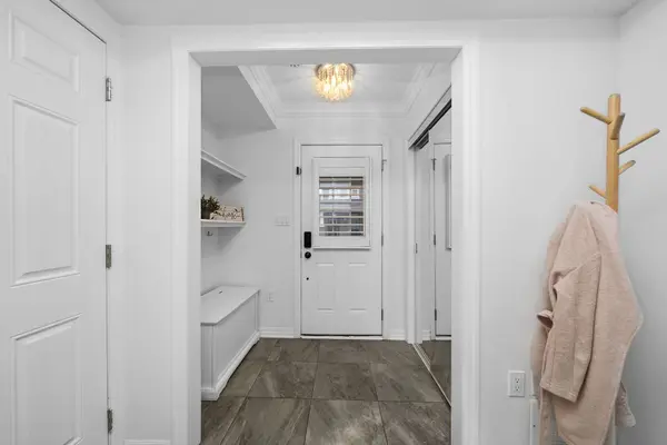 Milton, ON L9T 9L2,1000 Asleton BLVD #142