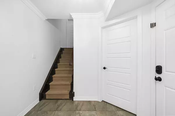 Milton, ON L9T 9L2,1000 Asleton BLVD #142