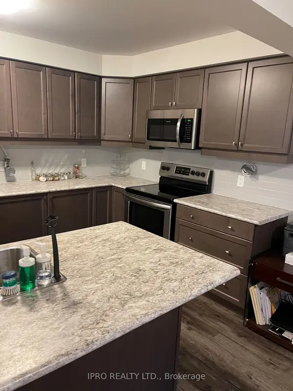 Milton, ON L9E 1R6,998 Alder Gate