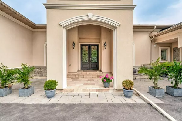 Burlington, ON L7P 0H1,2462 No 2 Side Road