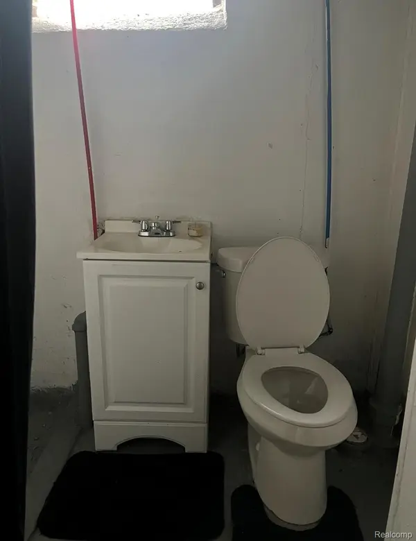 Detroit, MI 48228,9220 Rutherford ST