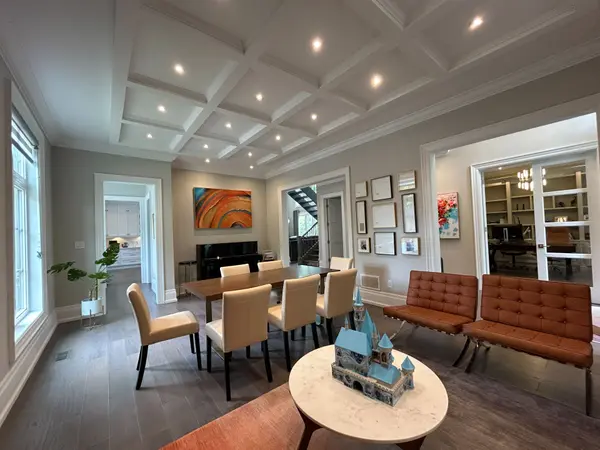 Oakville, ON L6J 5G2,2194 Elmhurst AVE