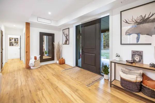 Gravenhurst, ON P0E 1N0,1025 Davis DR