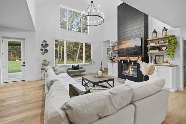 Gravenhurst, ON P0E 1N0,1025 Davis DR