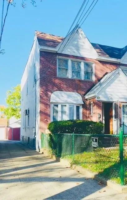 132-20 82nd ST,  Queens,  NY 11417