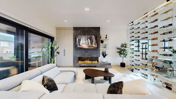 Mississauga, ON L5E 2J2,1609 Ogden AVE