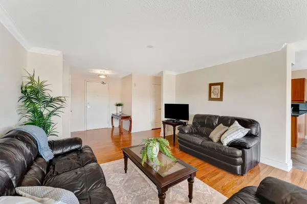 Hamilton, ON L8S 1H1,1770 Main ST W #506