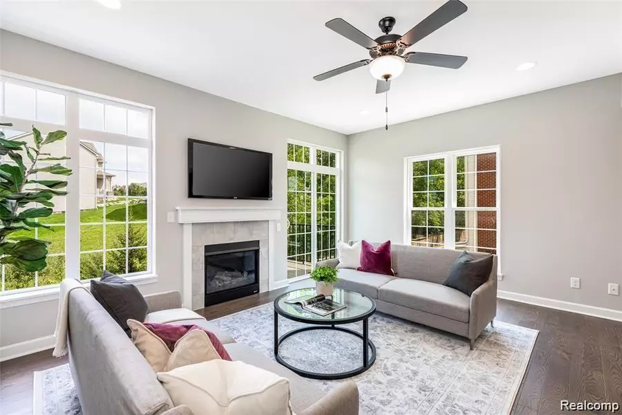 585 Village Ln., Milford, MI 48381