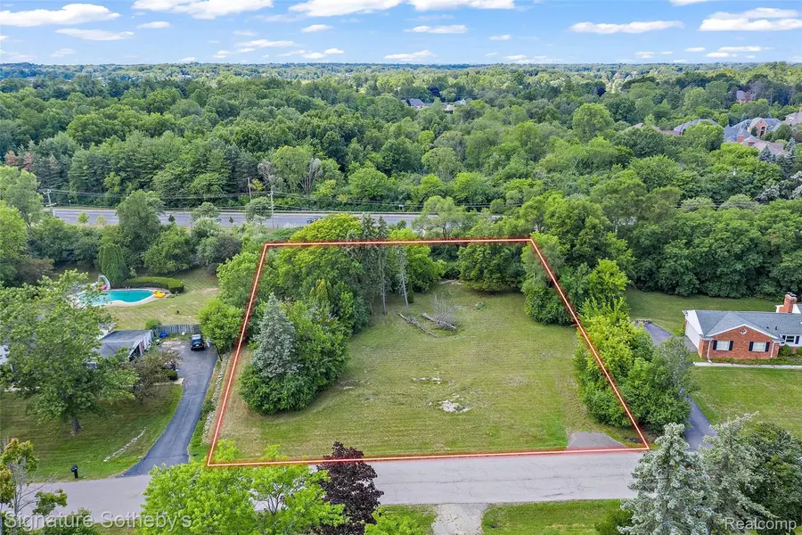 3110 DEVON BROOK DR, Bloomfield Hills, MI 48302