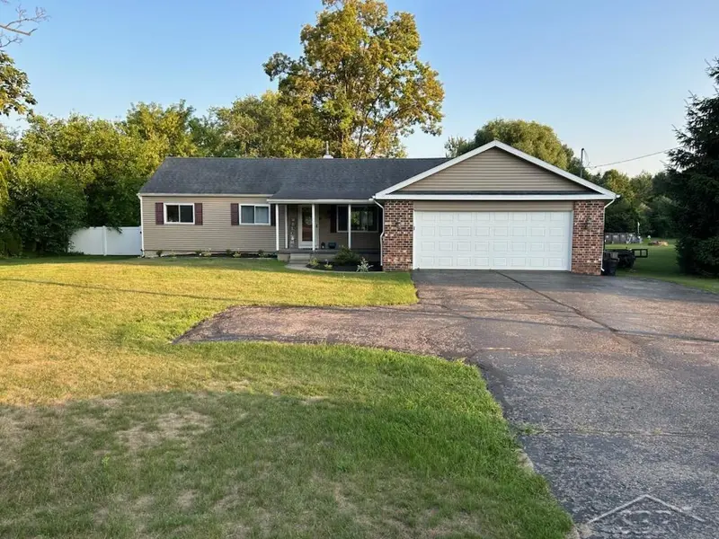 10114 E Mt Morris, Davison, MI 48423