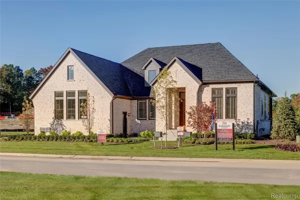 Bloomfield Hills, MI 48302,196 Timber Trace Lane LN #11