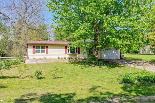 108 East, Byron, MI 48418