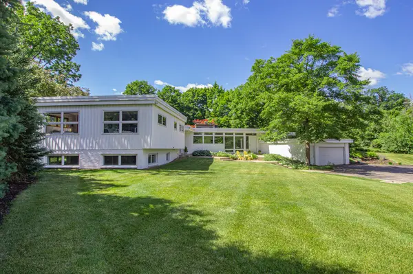 2626 Reeds Lake BLVD SE, East Grand Rapids, MI 49506