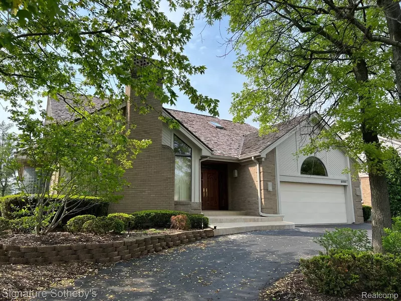 5050 OAKBROOKE DR, MI 48323